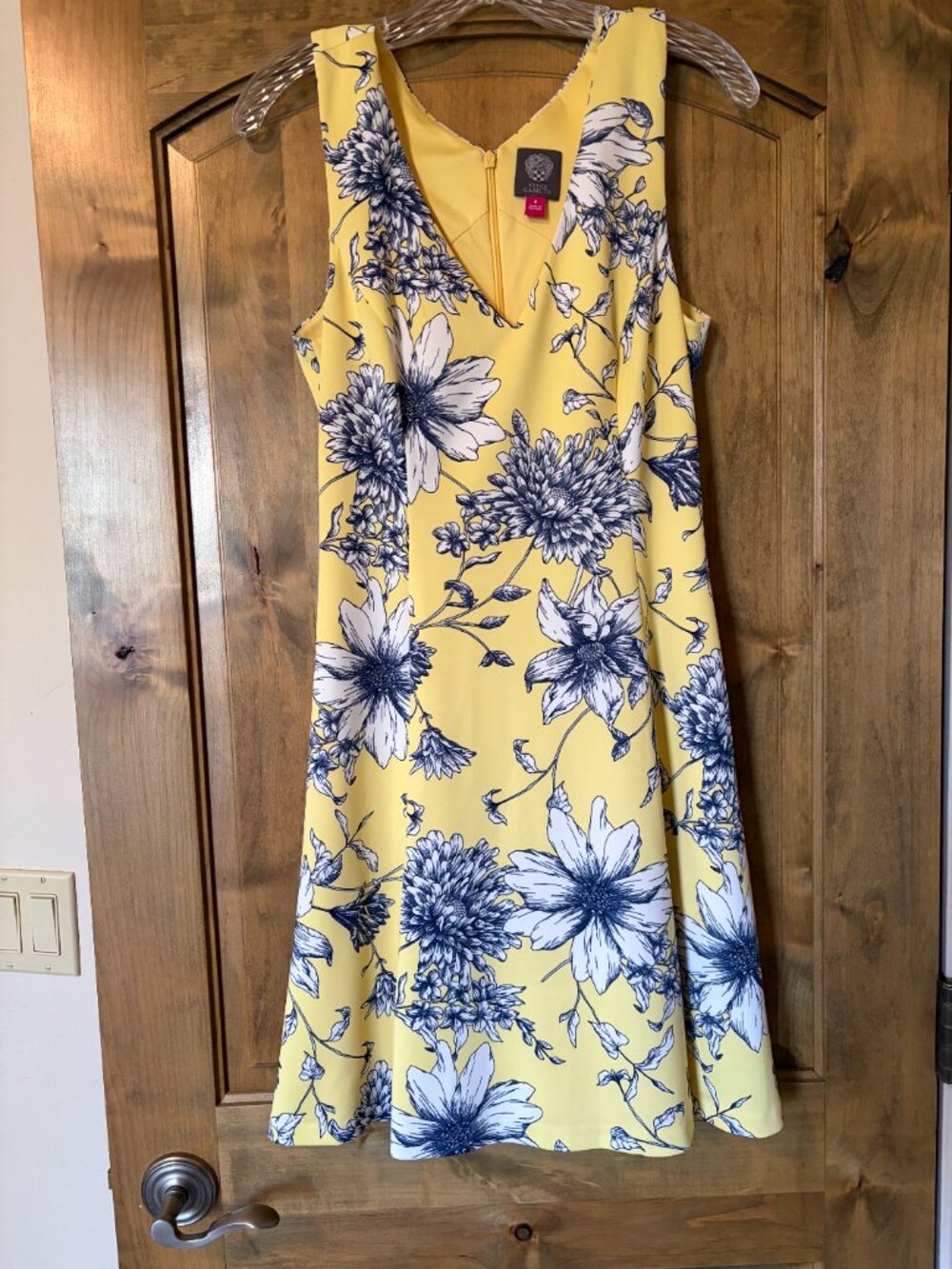 Vince Camuto stunning dress. V neck worn once size 8-So flattering!